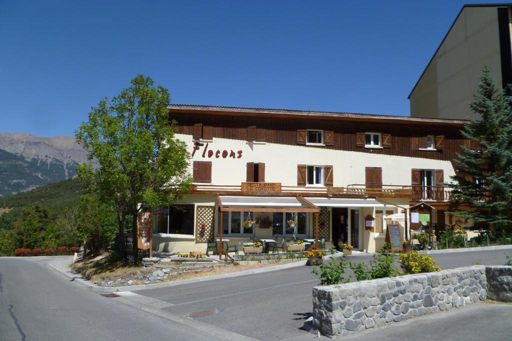Hotel Les Flocons Le Sauze Exterior foto